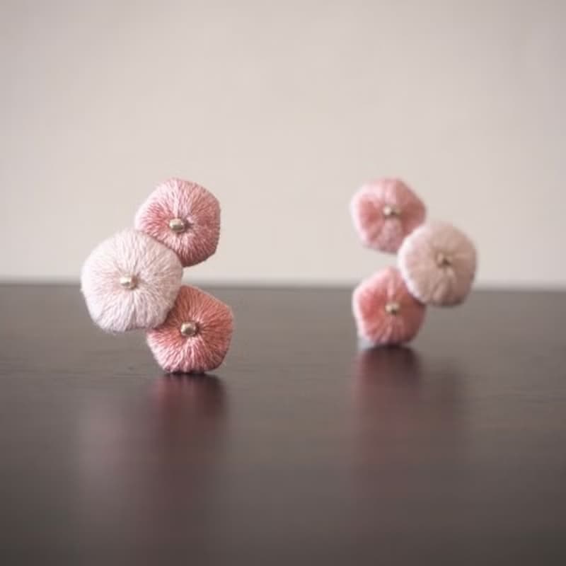 刺繍ピアスorイヤリング　桜ピンク　春　和装にも