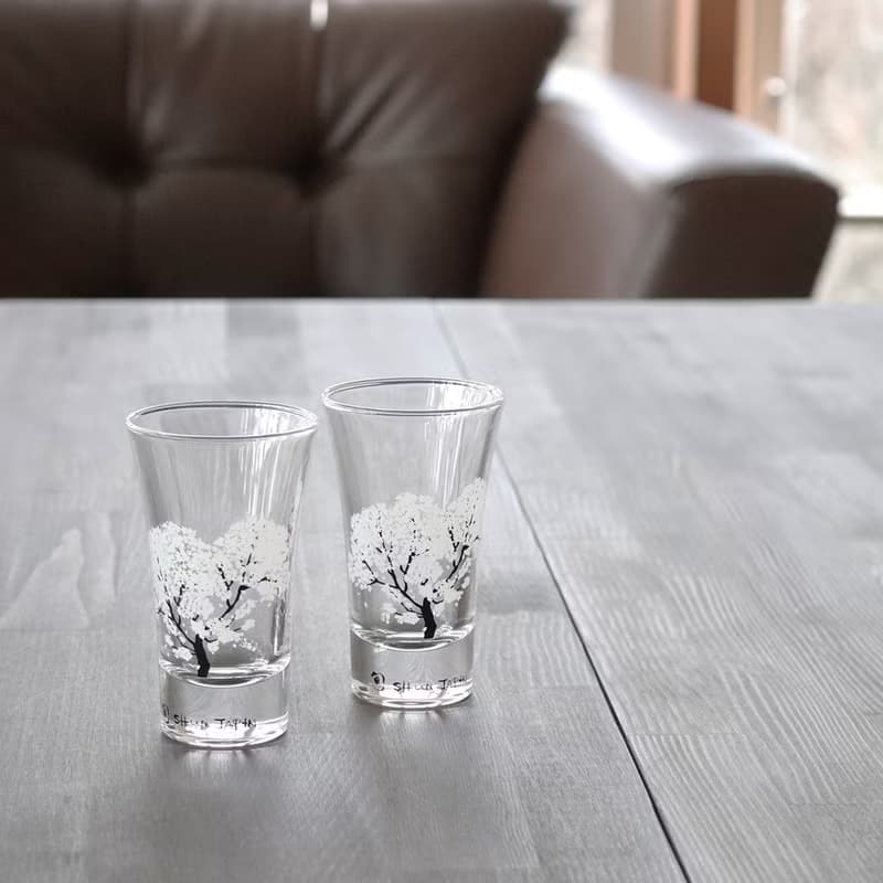 冷感桜グラス天開ペアセット　温度で色が変わる季節を楽しむ器