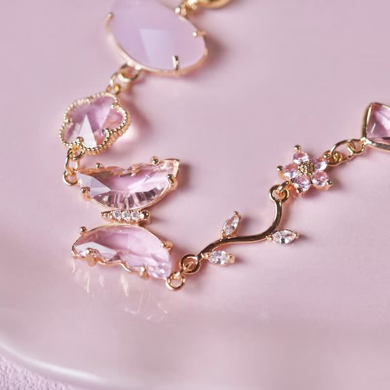 桜の宝石ネックレス