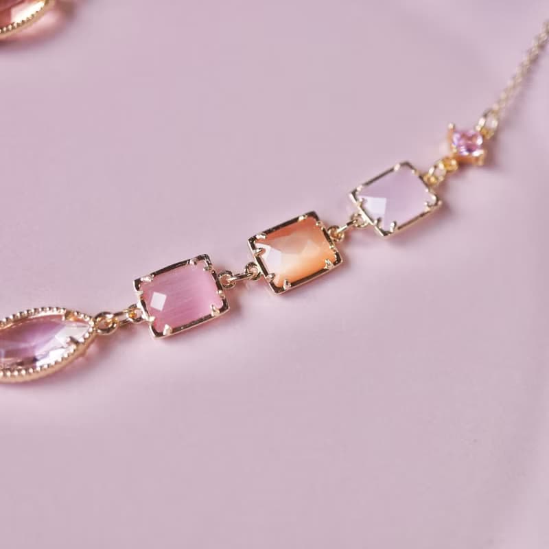 桜の宝石ネックレス