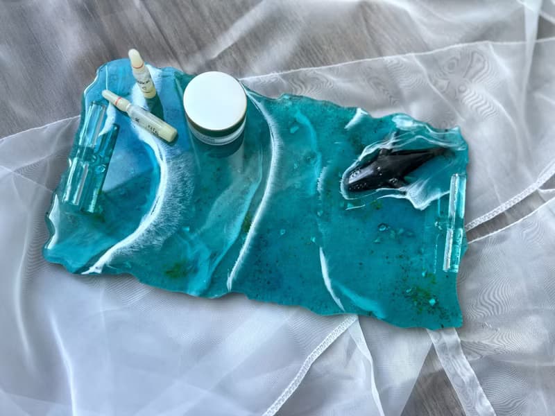 廚房用品 azur vanity tray with whale. Resin tray, perfume tray 乾花