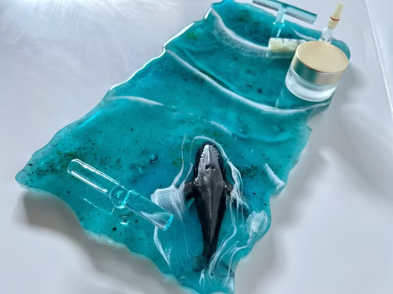 廚房用品 azur vanity tray with whale. Resin tray, perfume tray 乾花