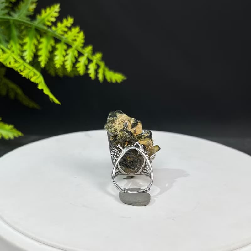 綠色碧璽活口戒指 隨形原石標本礦物手工指環 S925銀 生機繁榮