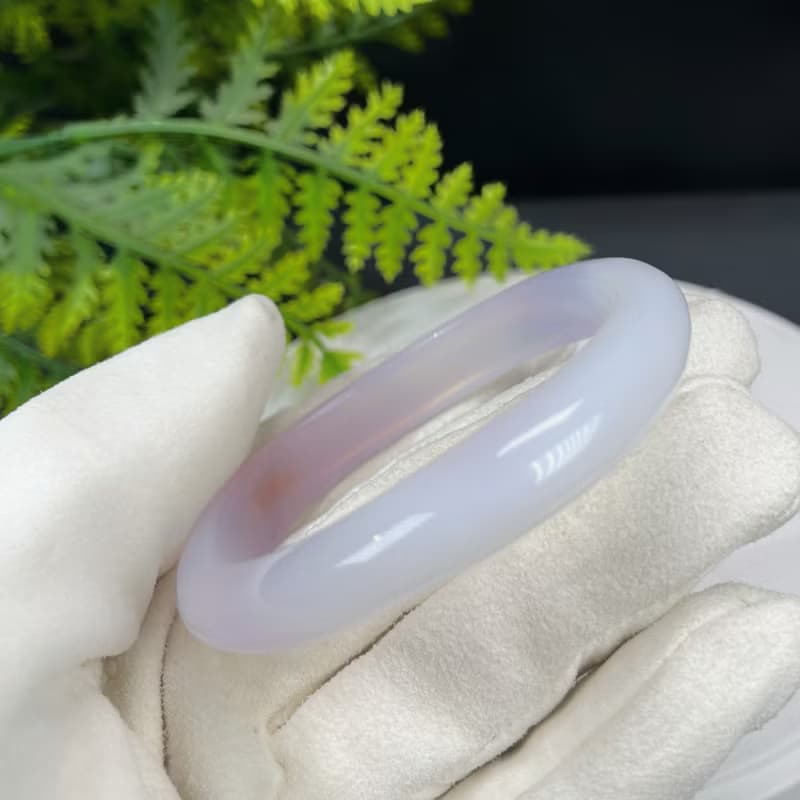 精品 漸變紫白瑪瑙手镯 58+MM 冰潤起剛 扭扭波浪 飄一抹天眼紅