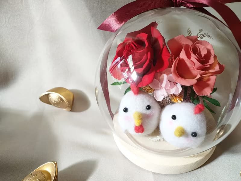 SheerWhisper絮語藏花_手工羊毛氈日本永生花玻璃球帶路雞/起家雞