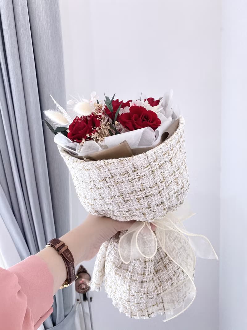 小香風 真摯深情紅玫瑰永生花束 花語: 愛你無悔