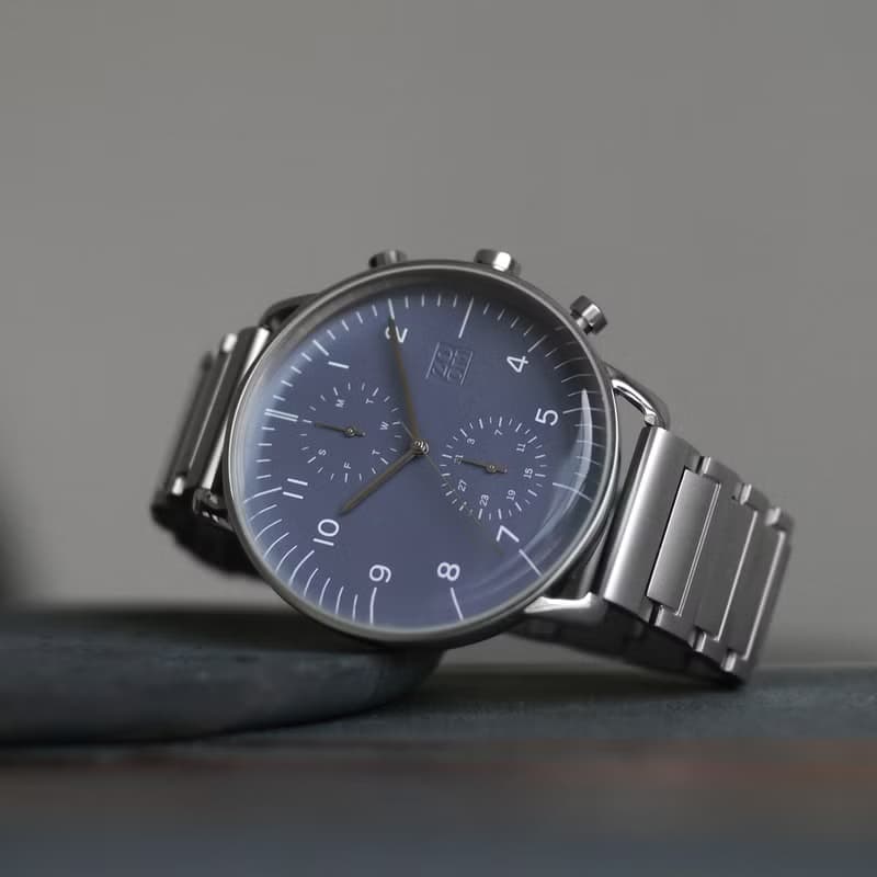 REFINE 7148 旅行者三眼不鏽鋼鍊帶手錶 - 暗曠藍