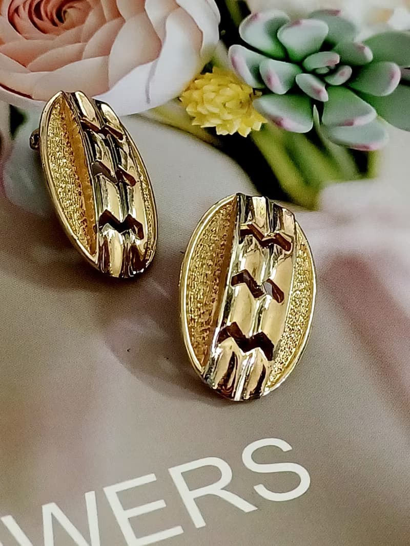 vintage jewelry  Sarah cov 金色鏤空紋理橢圓形 夾式耳環