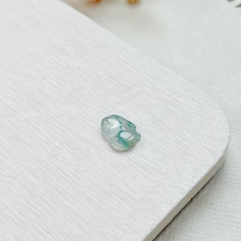 冰飄藍花翡翠小兔子| 天然緬甸玉A貨翡翠 | 送禮