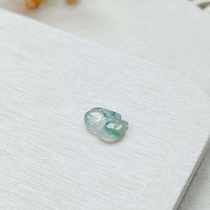 冰飄藍花翡翠小兔子| 天然緬甸玉A貨翡翠 | 送禮