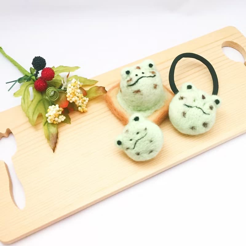 雪球巧克力 - 薄荷巧克力蛙羊毛氈 髮圈