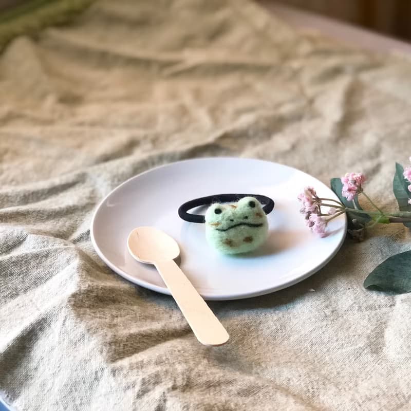 雪球巧克力 - 薄荷巧克力蛙羊毛氈 髮圈