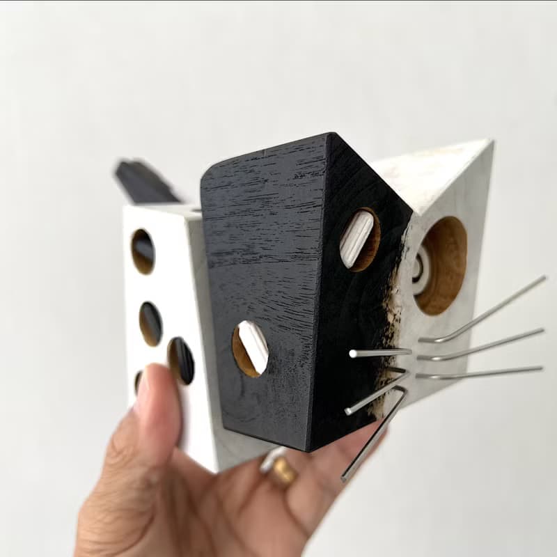 'Bobby', One eye cat figure-toy for decoration or collection / Special version