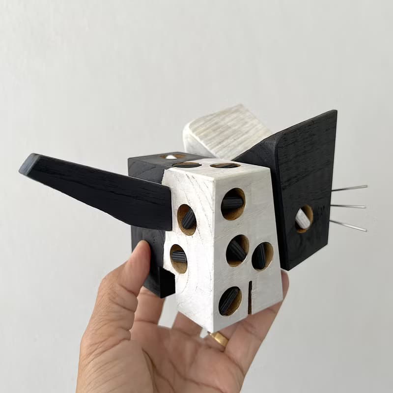 'Bobby', One eye cat figure-toy for decoration or collection / Special version