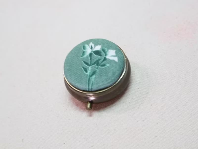 古銅款 圓形 分格藥盒 迷你 隨身攜帶 小物 收納盒 藥盒