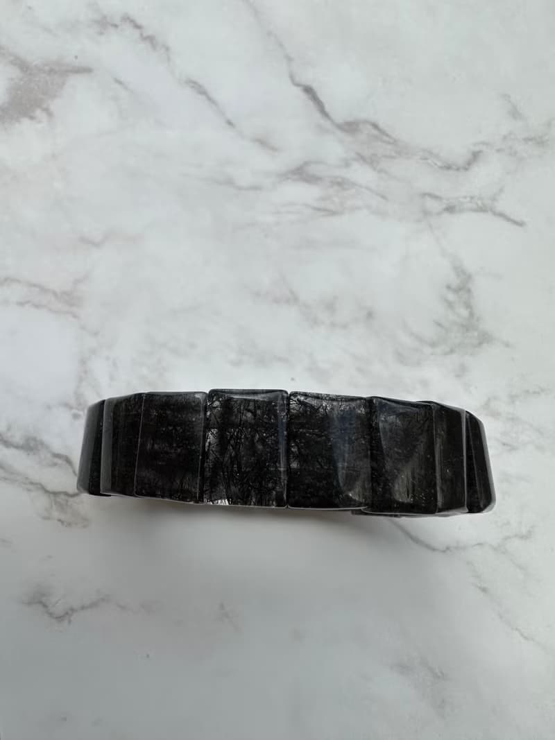 心忱- 黑髮晶手排