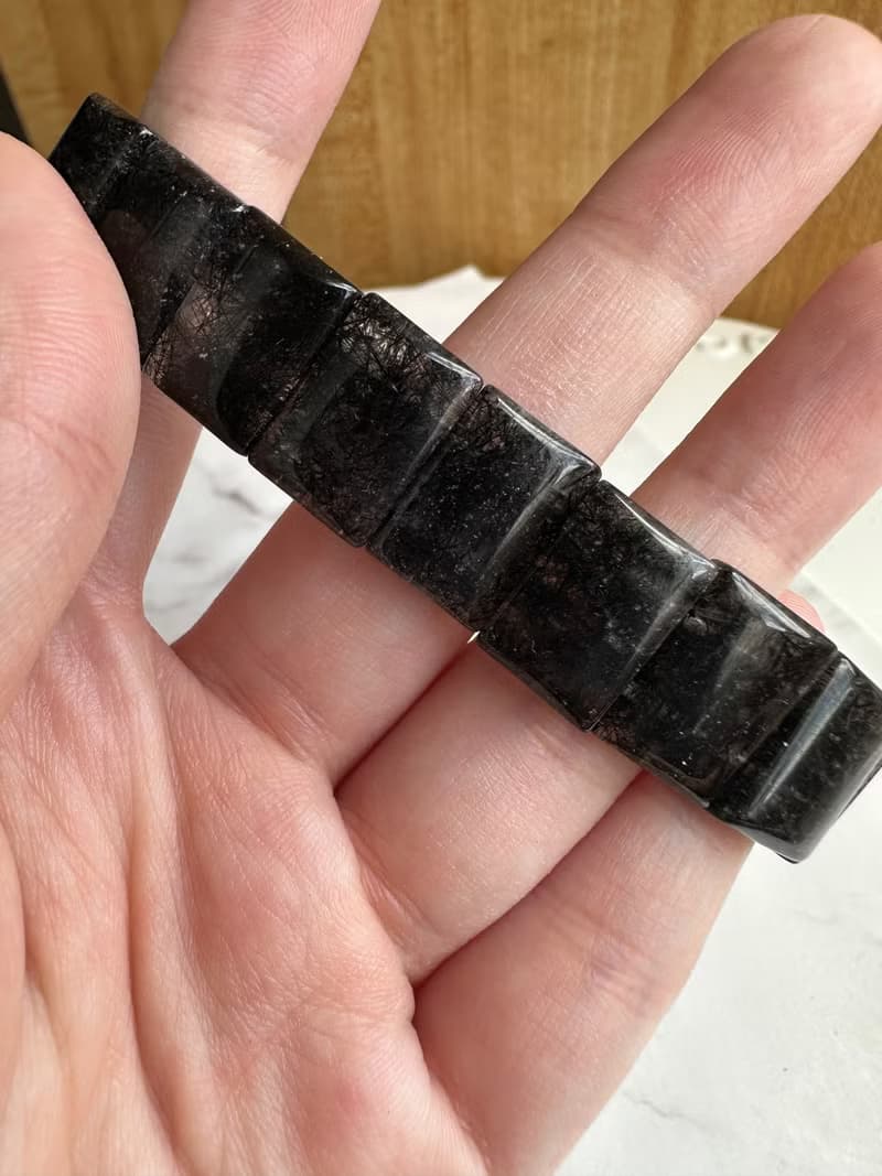 心忱- 黑髮晶手排