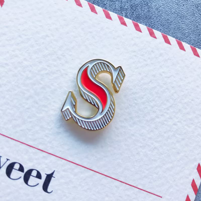 S / Sweet -琺瑯徽章卡－附信封 開學季 情人卡 萬用字母卡