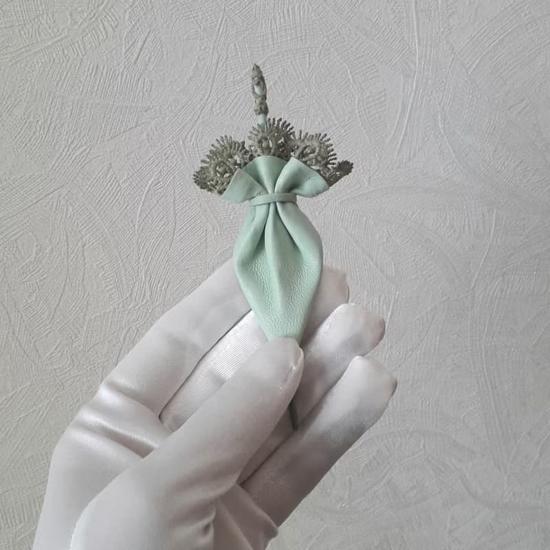 胸針 Green leather brooch for her Leather women's jewelry
