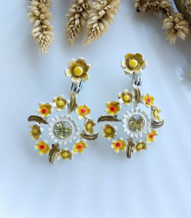 Vintage Jewelry 西洋古董飾品 垂墜 漾黃 琺瑯小花 夾式耳環