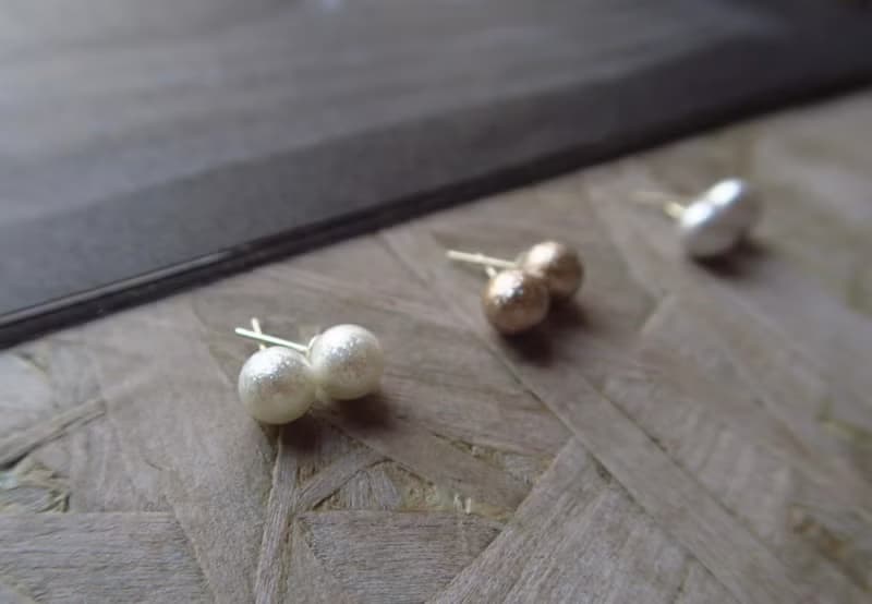 閃耀珍珠 特殊色耳環 8mm