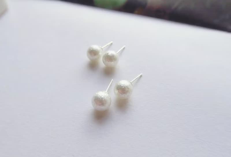 閃耀珍珠 特殊色耳環 8mm
