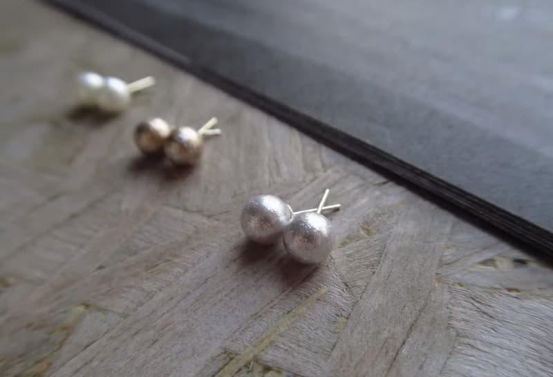閃耀珍珠 特殊色耳環 8mm