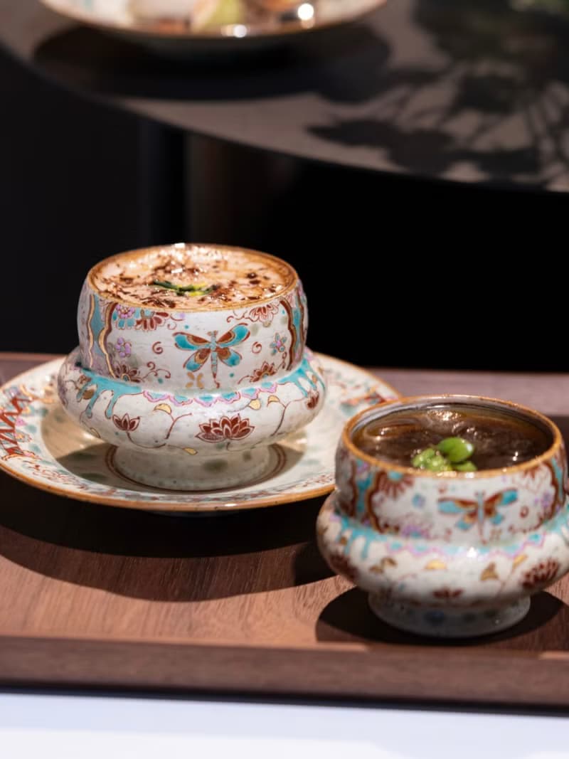 夏日浪漫蜻蜓花卉拉花咖啡杯 釉下青花瓷 金彩手繪泳圈杯250ml