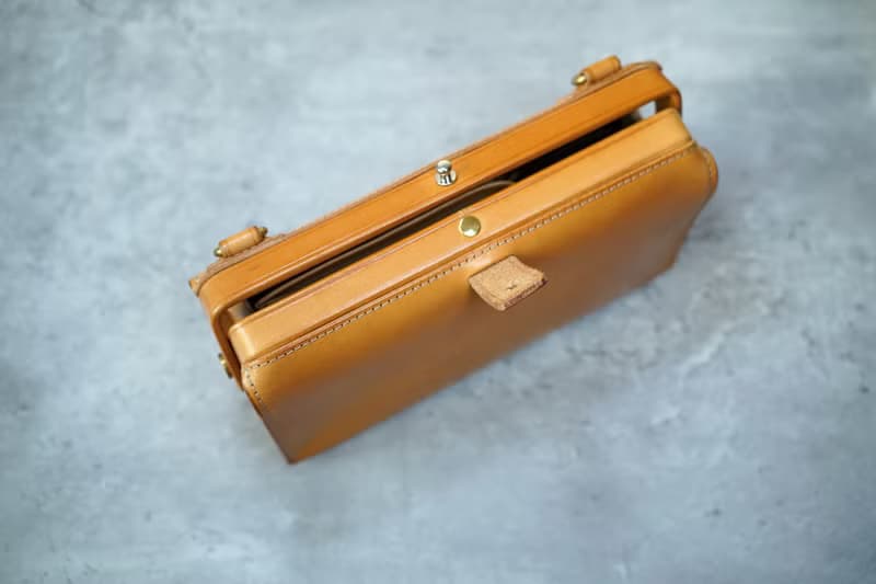 MOOS 單肩 小型 醫生包箱  16:9 thin size20 X 11 X 6.5 咖啡色