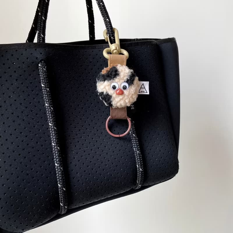 抱豹毛毛怪 / 塑膠口金 / 零錢包 / 筆袋 / 掛飾鑰匙圈