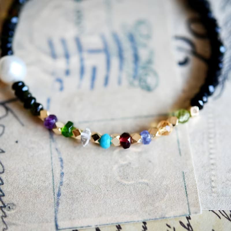 10種類天然石のカラフルブレスレット 10月誕生石　ブラック系
