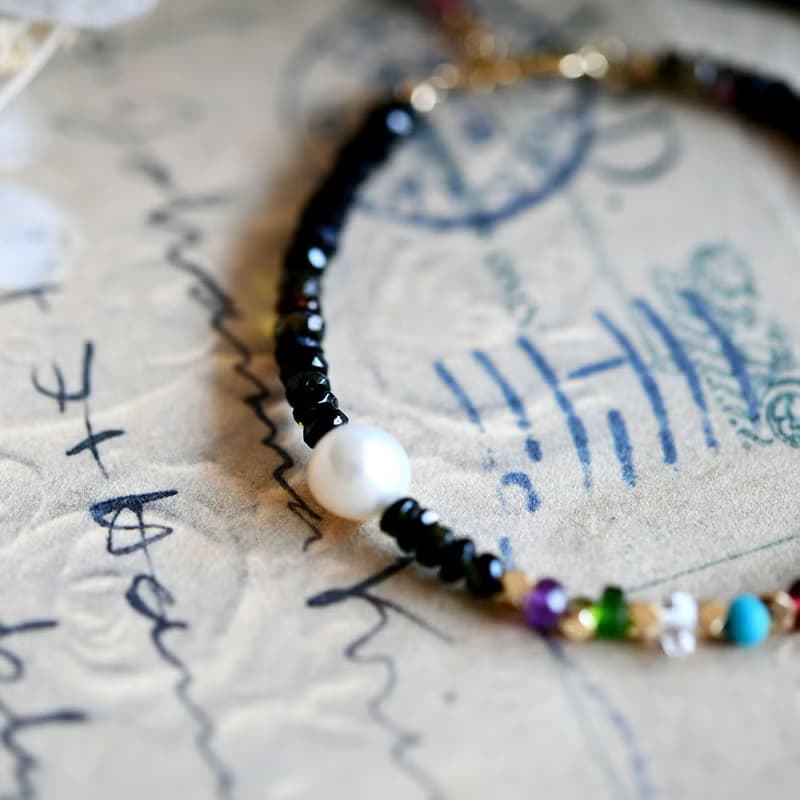 10種類天然石のカラフルブレスレット 10月誕生石　ブラック系