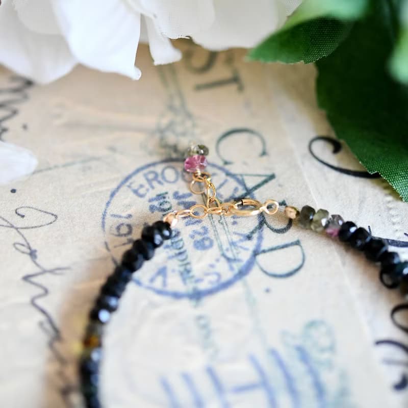 10種類天然石のカラフルブレスレット 10月誕生石　ブラック系