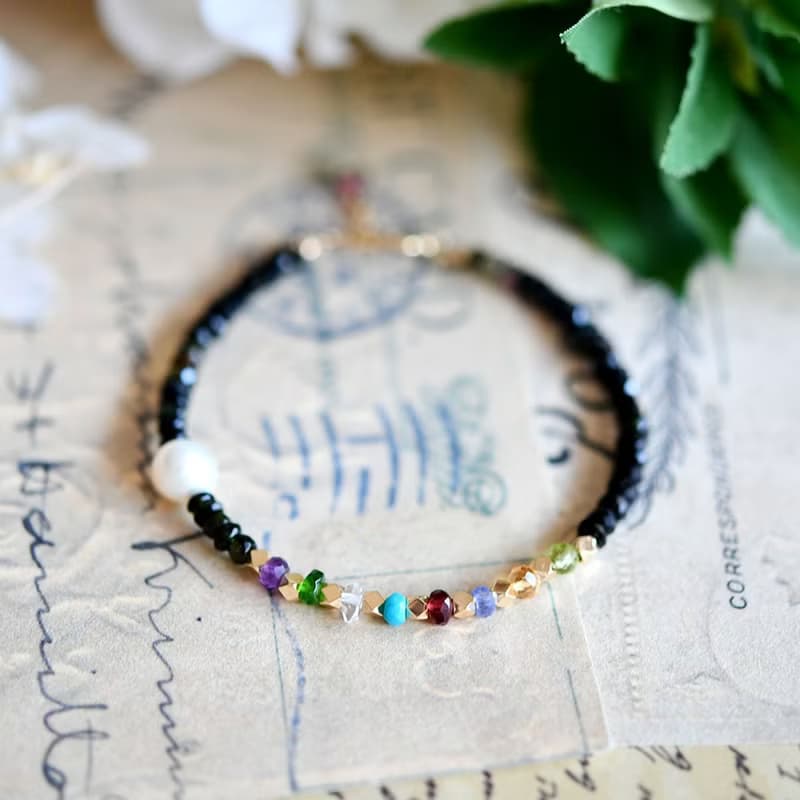 10種類天然石のカラフルブレスレット 10月誕生石　ブラック系