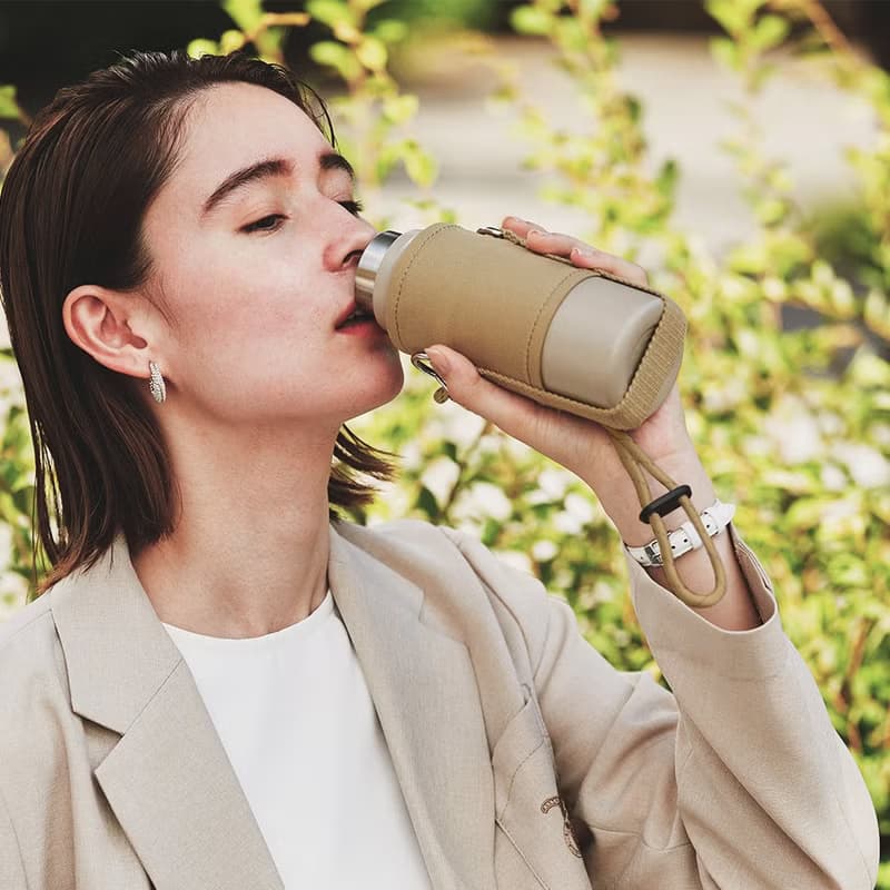 【孔雀Peacock】400ML 不鏽鋼保溫杯 可調杯袋登山扣環-米+黑杯袋