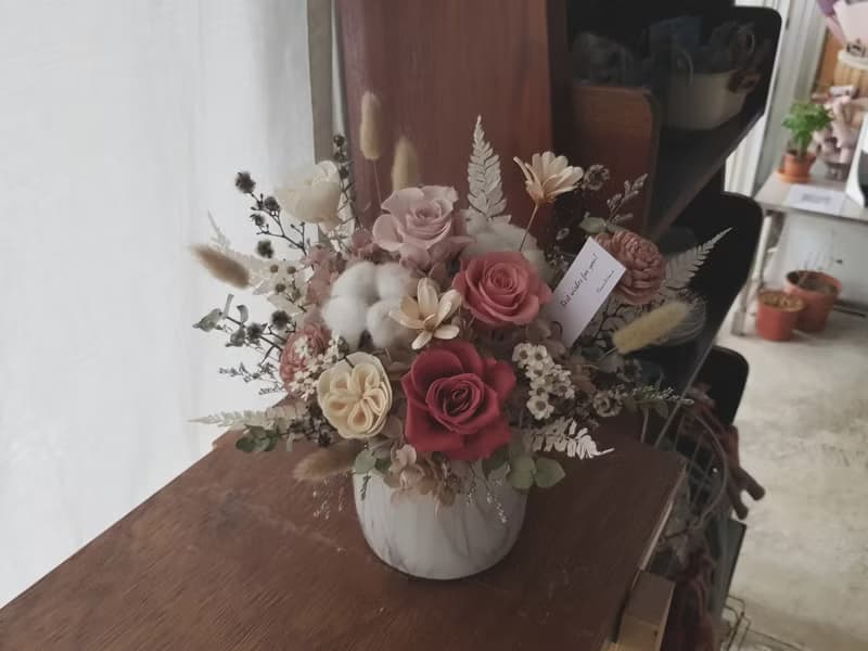 永生花+乾燥花|莓果色系永生玫瑰盆花|萬用祝賀花 生日 新居 開幕