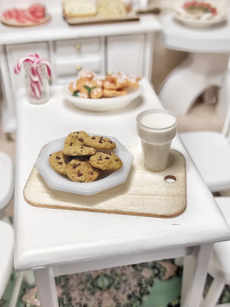Realistic baking, dessert for dolls, doll's house, diorama, miniature