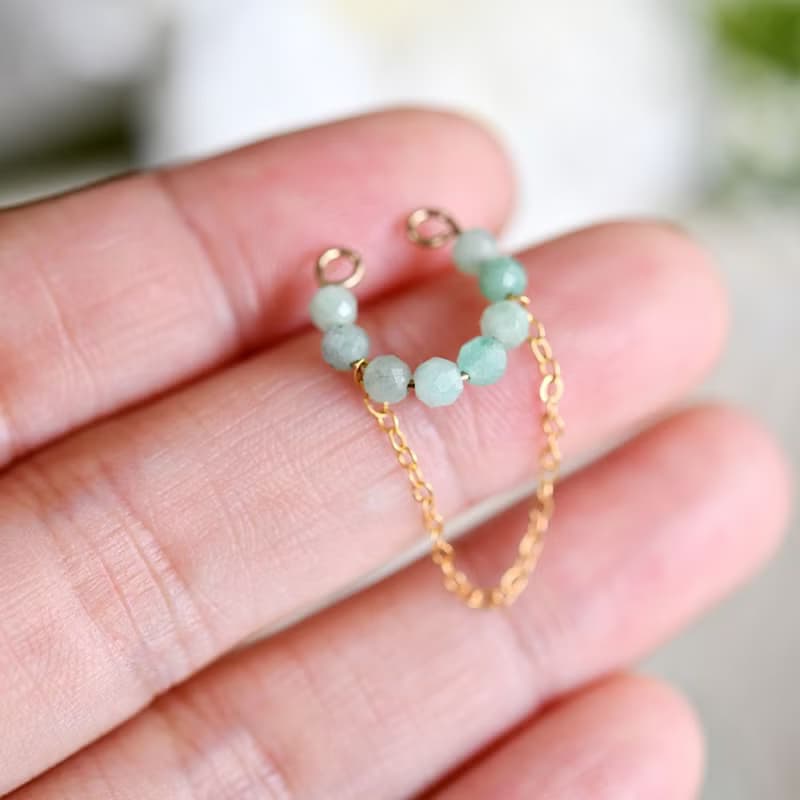 痛くない　グラデーションエメラルドのイヤーカフ 5月誕生石　片耳用