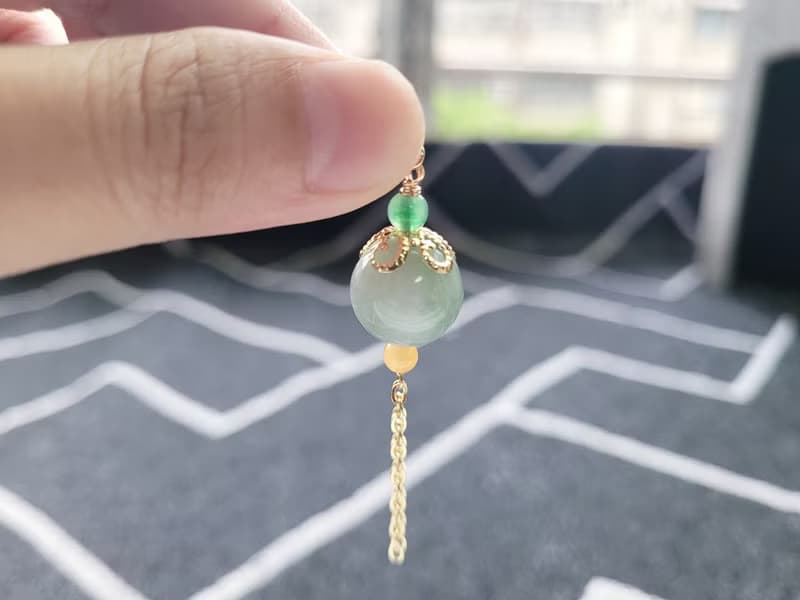 【親翠】天然翡翠 冰綠飄抹辣綠色美12.8mm圓珠流蘇鎖骨鏈