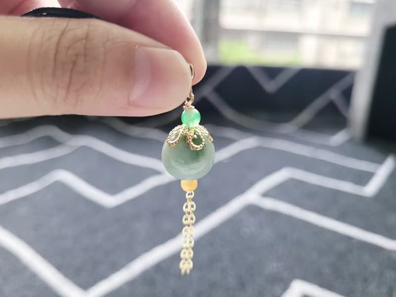 【親翠】天然翡翠 冰綠飄抹辣綠色美12.8mm圓珠流蘇鎖骨鏈