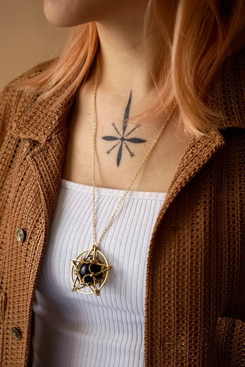 The Star • 藍砂石 星星項鍊 頸鏈 黃銅 紀念日 情人節禮物