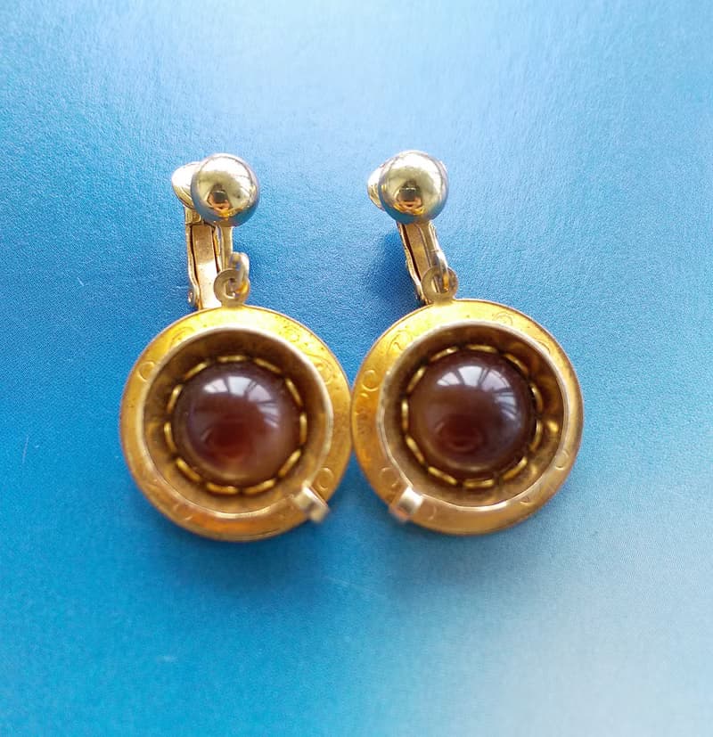 Vintage Jewelry 西洋古董飾品 SARAH COV 旋轉咖啡杯 夾式耳環