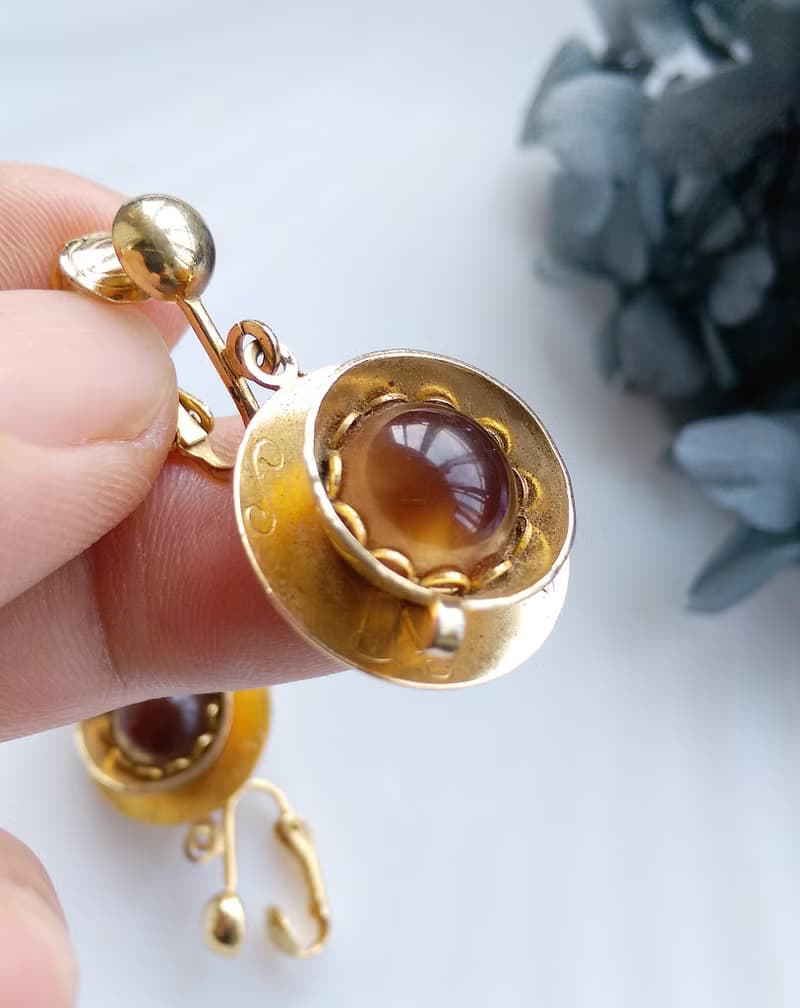 Vintage Jewelry 西洋古董飾品 SARAH COV 旋轉咖啡杯 夾式耳環