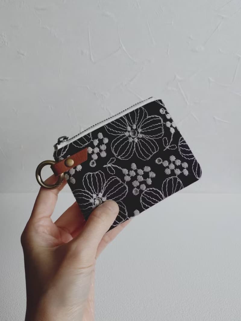 【FQ10/方塊小錢包】日本刺繡 五瓣扶桑 黃 黑 日本帆布 法國布