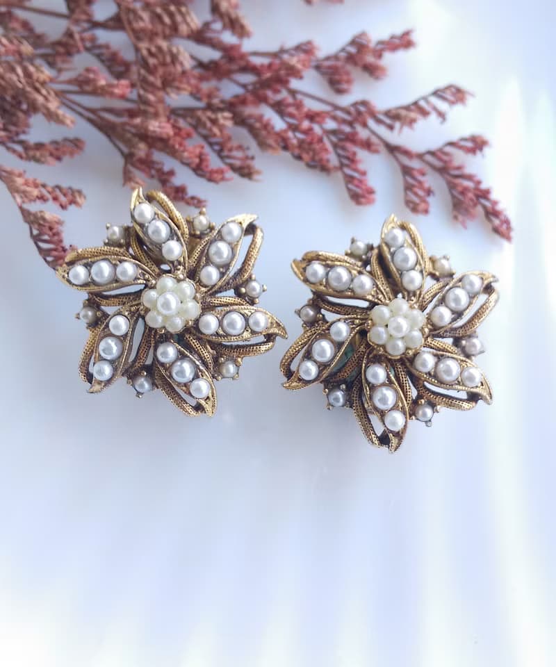 Vintage Jewelry 西洋古董飾品 FLORENZA 星花仿珠 夾式耳環