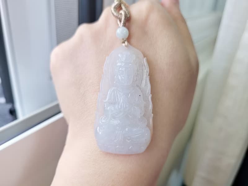 【親翠】天然翡翠 白冰清爽透亮灑烏雞點開臉和美觀音項鍊 佛系