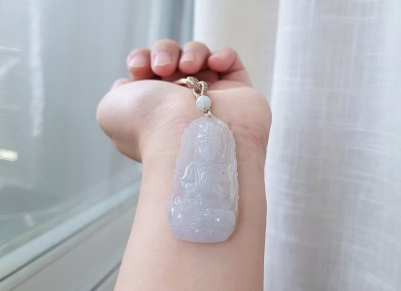 【親翠】天然翡翠 白冰清爽透亮灑烏雞點開臉和美觀音項鍊 佛系