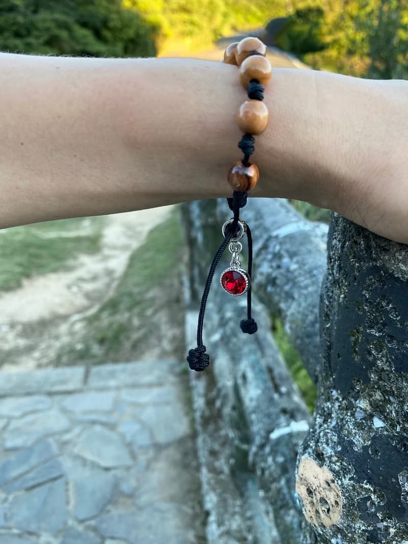 一月 生日石 施華洛世奇水晶手鍊 橄欖木珠 幸運石 8250898-1