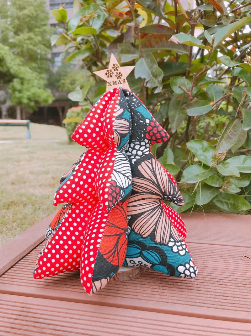 聖誕樹/布作聖誕樹/布製聖誕樹-大紅花朵