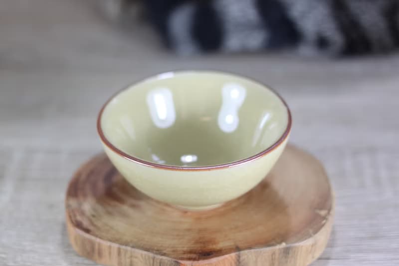 【送禮好物】60ml 米黃 官窯 圓滿茶杯 鶯歌陶藝名家葉敏祥作